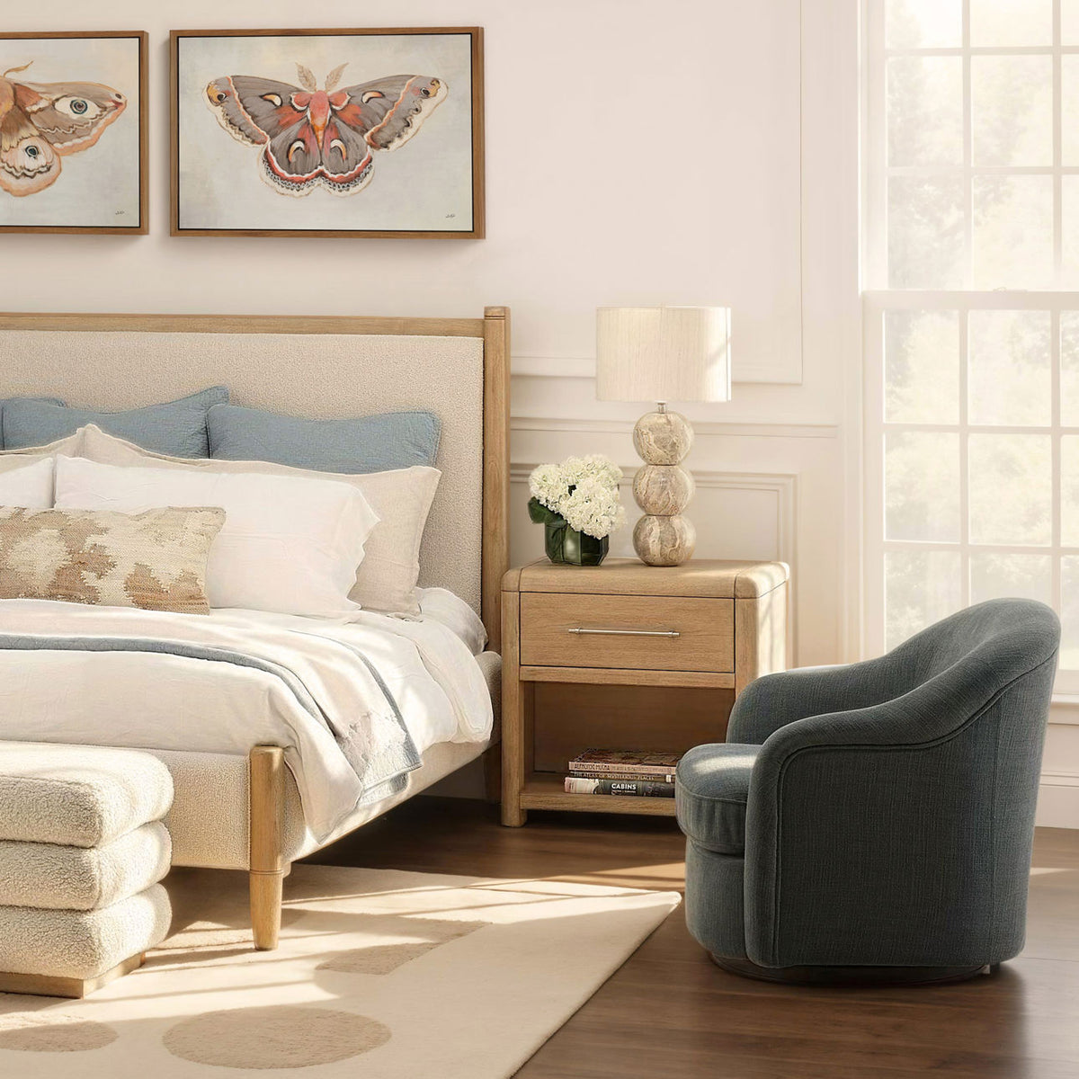 Lili Swivel Chair